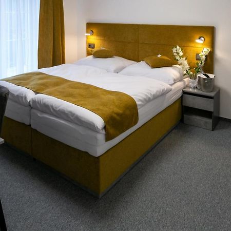 Wellness Hotel Edelweiss Liberec Esterno foto