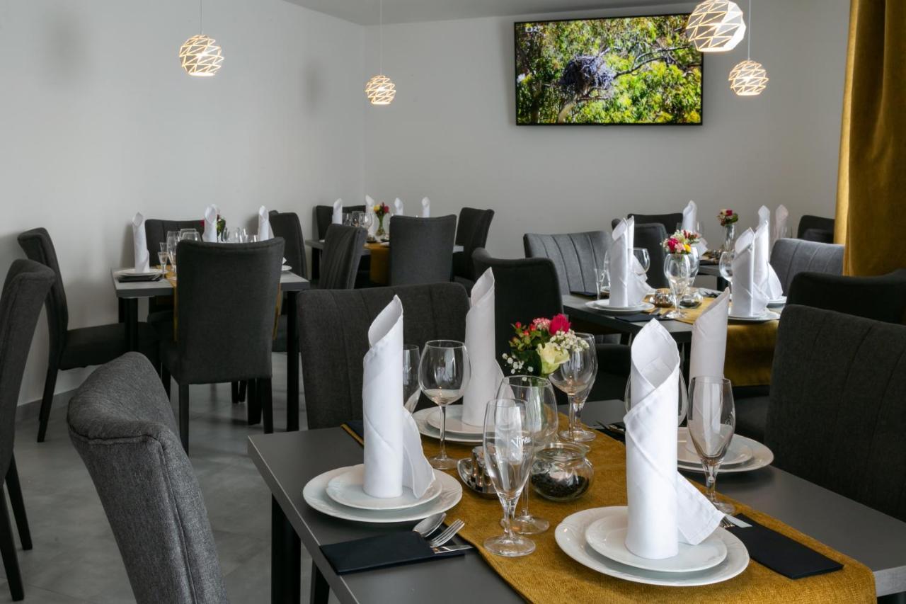Wellness Hotel Edelweiss Liberec Esterno foto
