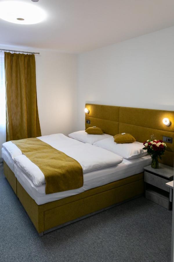 Wellness Hotel Edelweiss Liberec Esterno foto