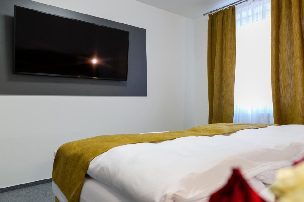 Wellness Hotel Edelweiss Liberec Esterno foto