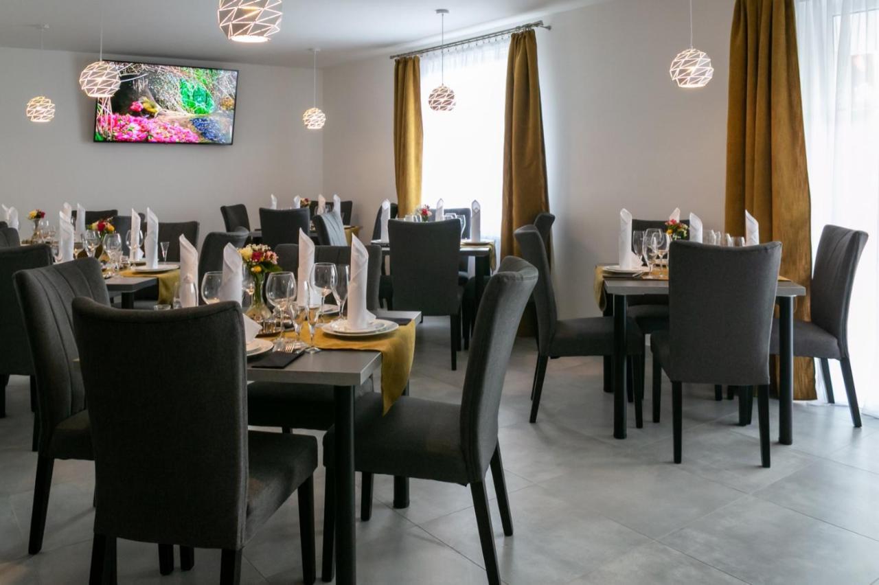 Wellness Hotel Edelweiss Liberec Esterno foto
