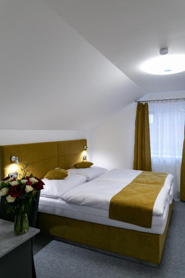 Wellness Hotel Edelweiss Liberec Esterno foto