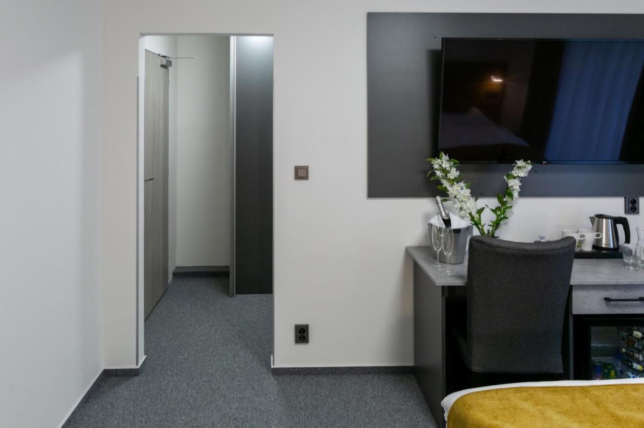 Wellness Hotel Edelweiss Liberec Esterno foto