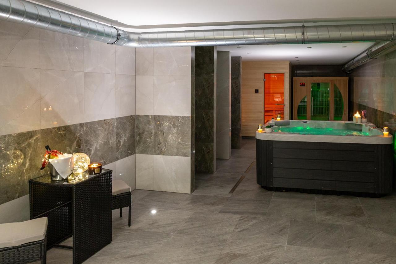Wellness Hotel Edelweiss Liberec Esterno foto