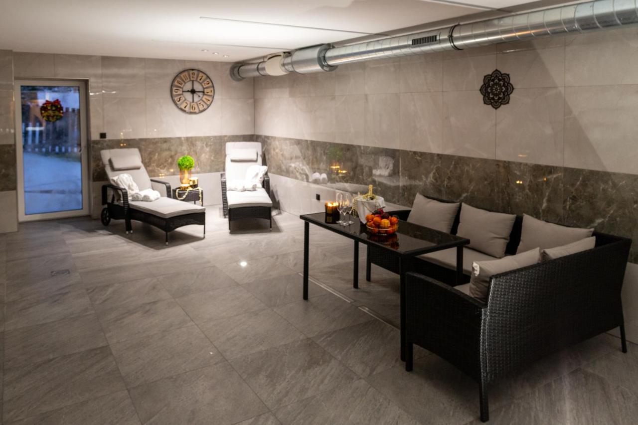 Wellness Hotel Edelweiss Liberec Esterno foto