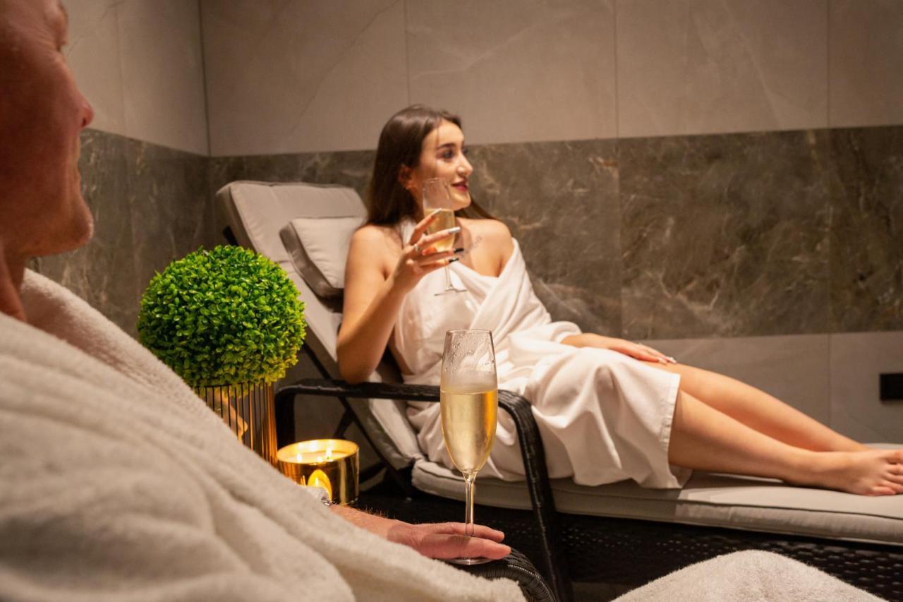 Wellness Hotel Edelweiss Liberec Esterno foto